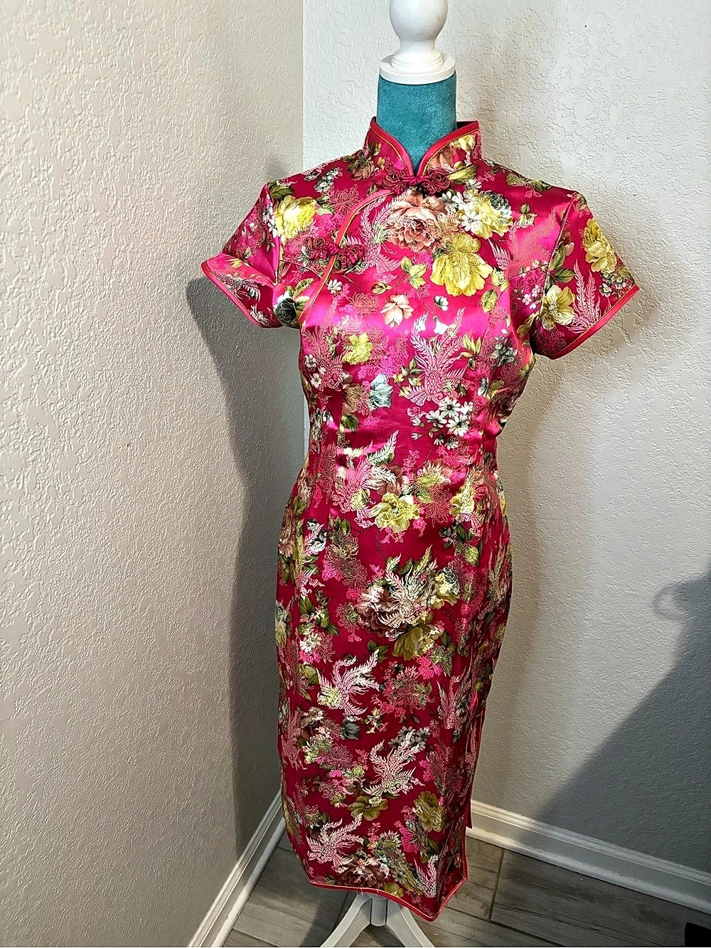 Vintage Pink Floral Brocade Qipao Cheongsam Dress Like New